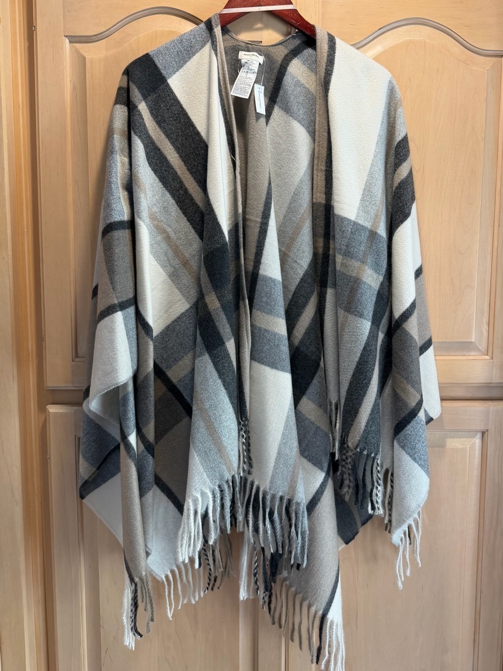 Banana Republic Gray & Cream Plaid Fringe Cape